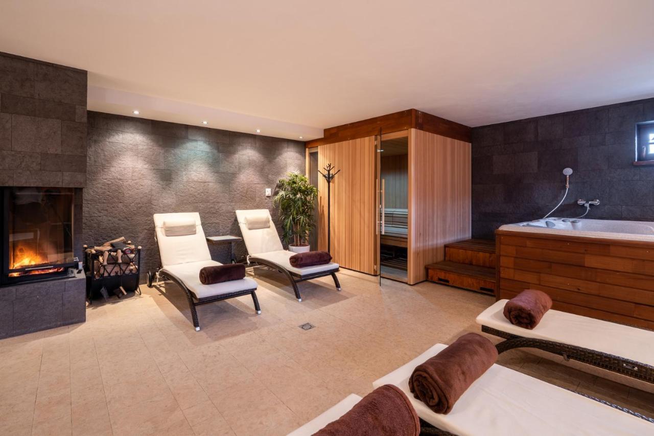 Wellness Drevenica Zuberec, 3 Apartmany, 2 Studia, Tatranske Stity Z Terasy Exterior photo